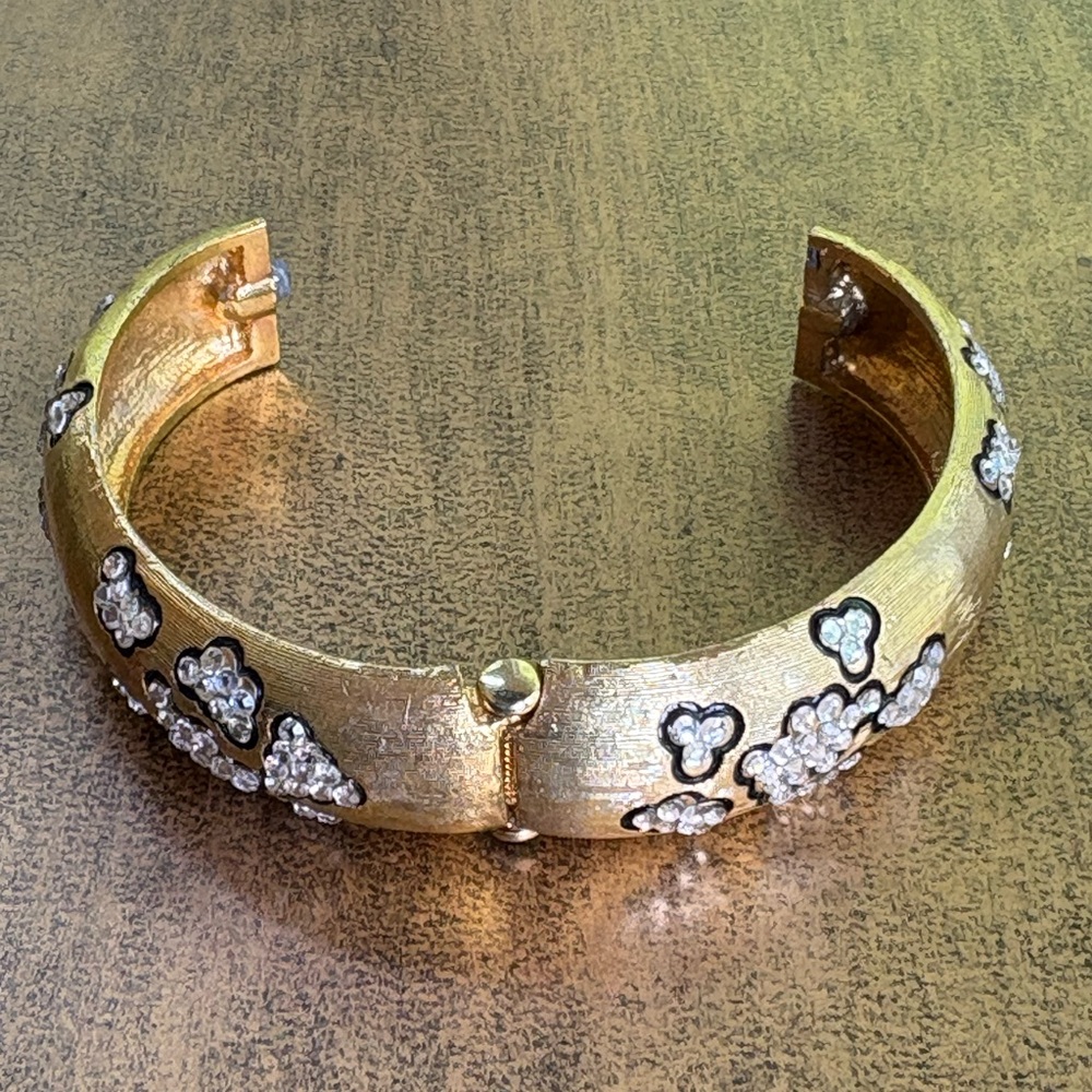 Gorgeous Gold Hinged Bracelet with Leopard-like Crystal Accents - Picture 4 of 9